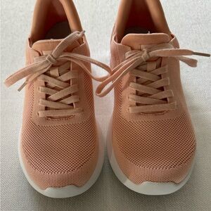 Kizik Atlas Women’s Sneaker in Peaches & Cream
